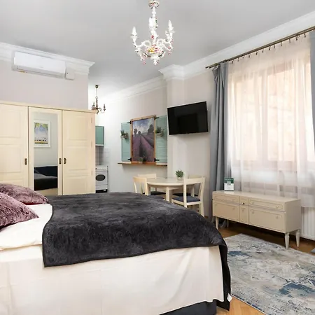 شقة Otium Old Town Boutique *