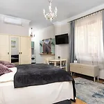 Otium Old Town Boutique
